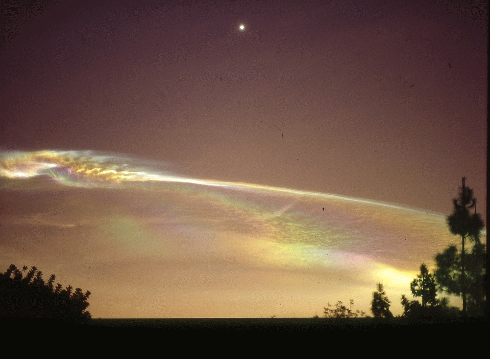 Irisierende Wolken über den St. Monica Mountains Irisierende Wolken über den St. Monica Mountains